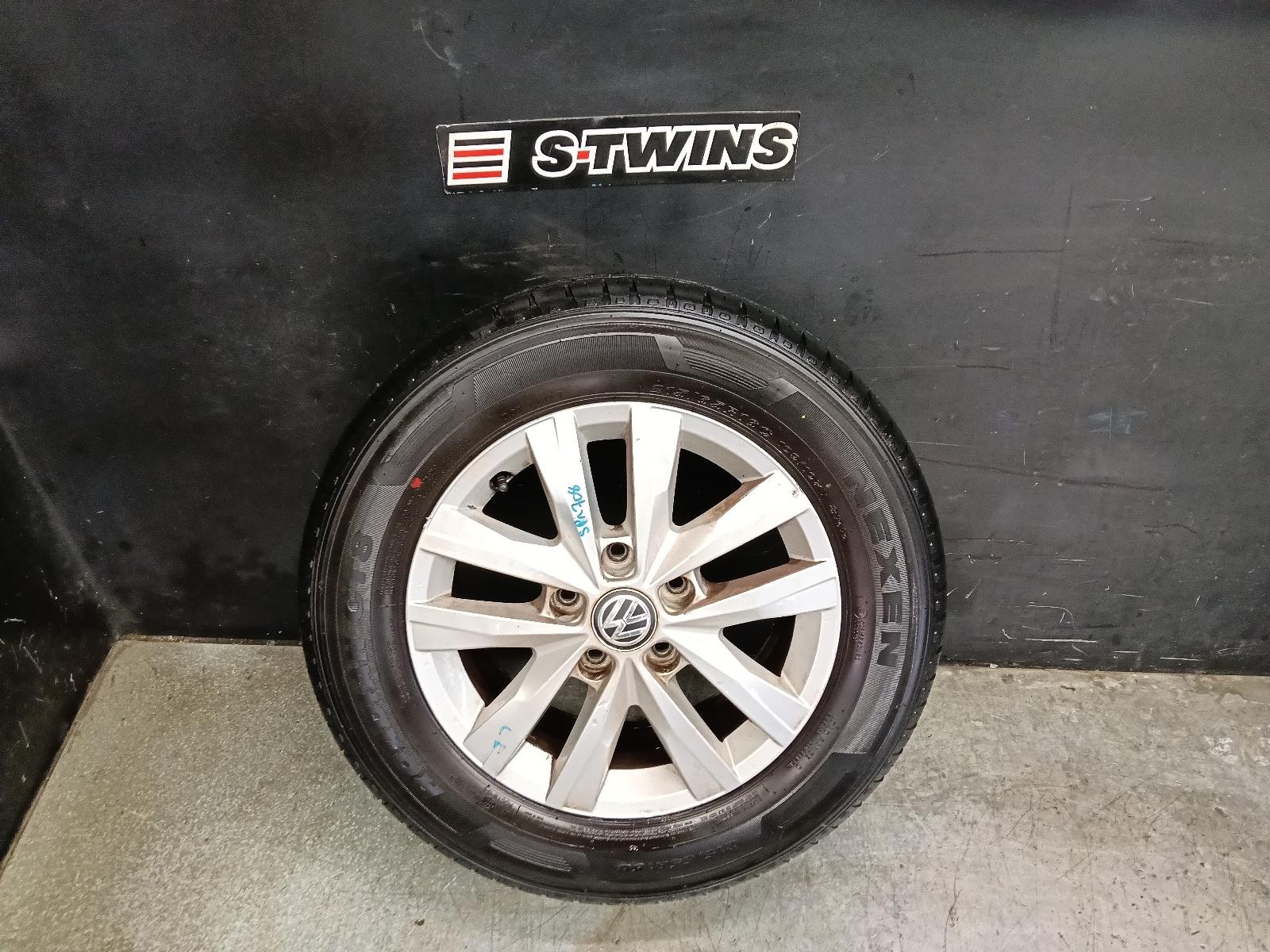 2017 Volkswagen Transporter VOLKSWAGEN MULTIVAN WHEEL ALLOY FACTORY, 16X6.5IN, 5 V SPOKE, CLAYTON, T6, 07/15