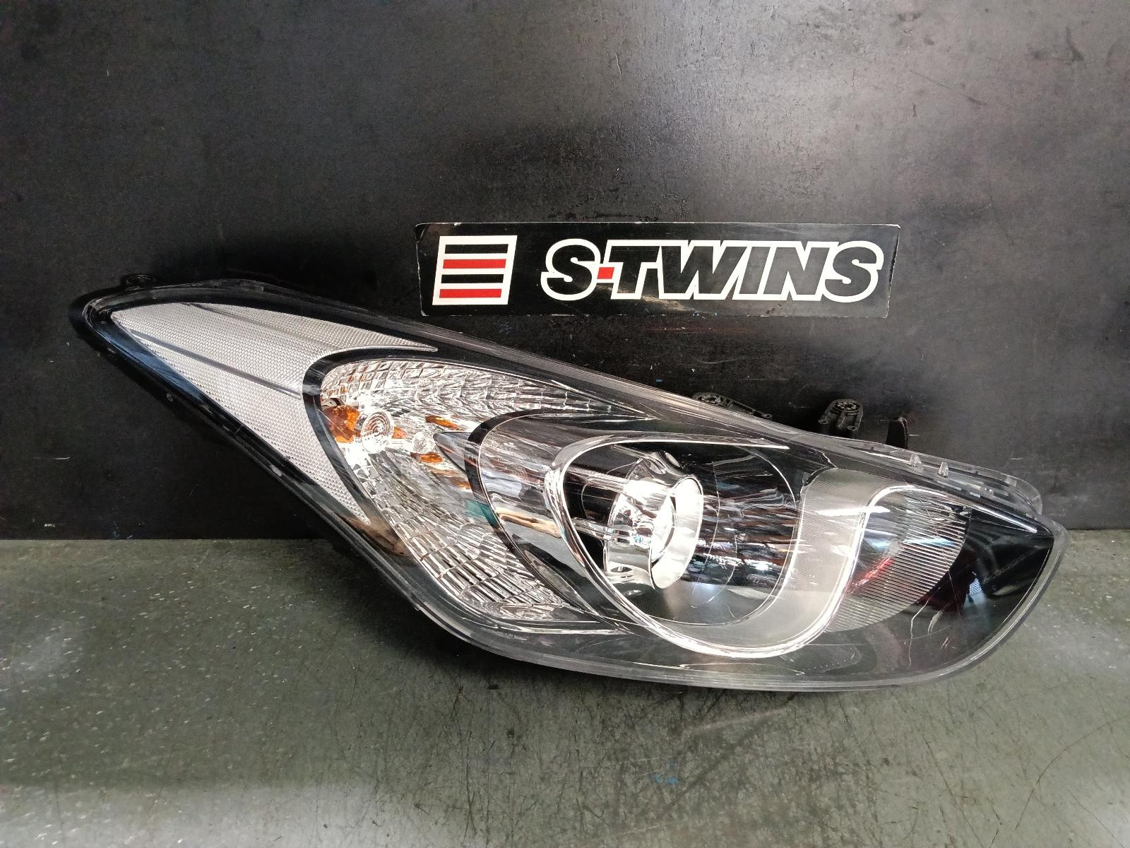 HYUNDAI I30 RIGHT HEADLAMP GD, 5DR HATCH, HALOGEN TYPE, 03/12-02/17 12 13 14 15