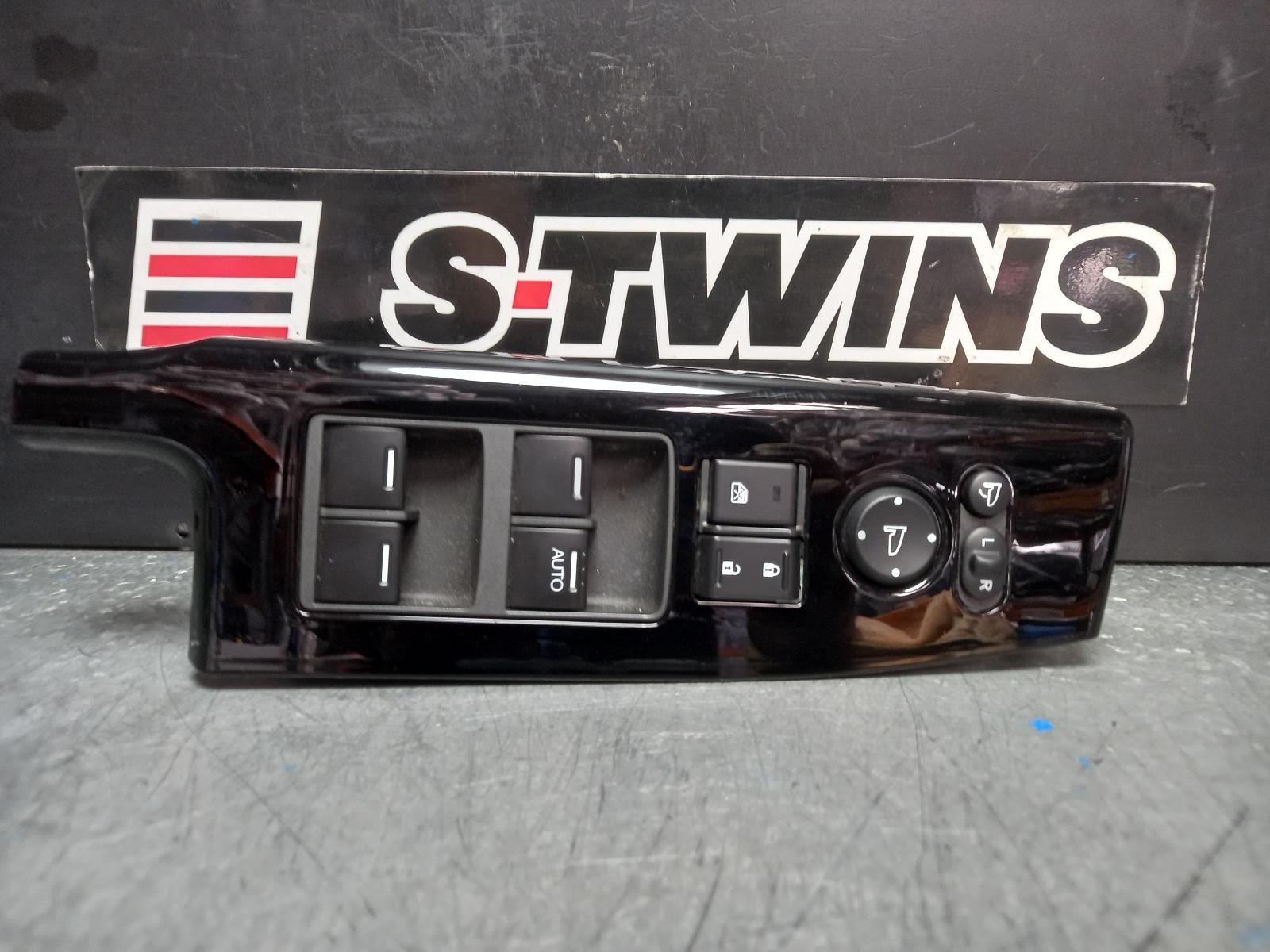 HONDA ODYSSEY POWER WINDOW SWITCH RC1, RH FRONT (MASTER SWITCH), 02/14-03/22 14