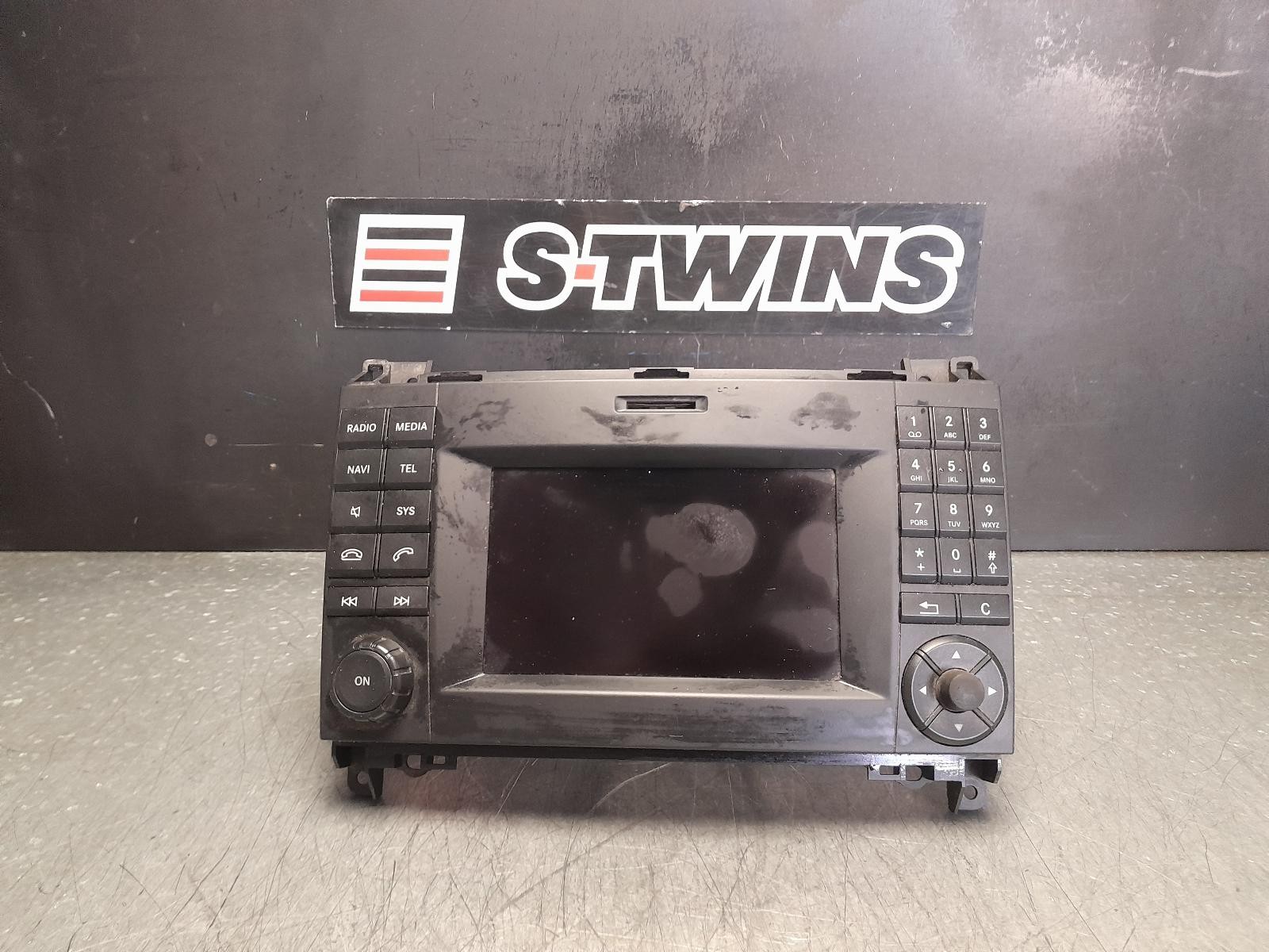 MERCEDES SPRINTER STEREO/HEAD UNIT HEAD UNIT ONLY, SAT NAV TYPE, NCV3, 10/06-04/