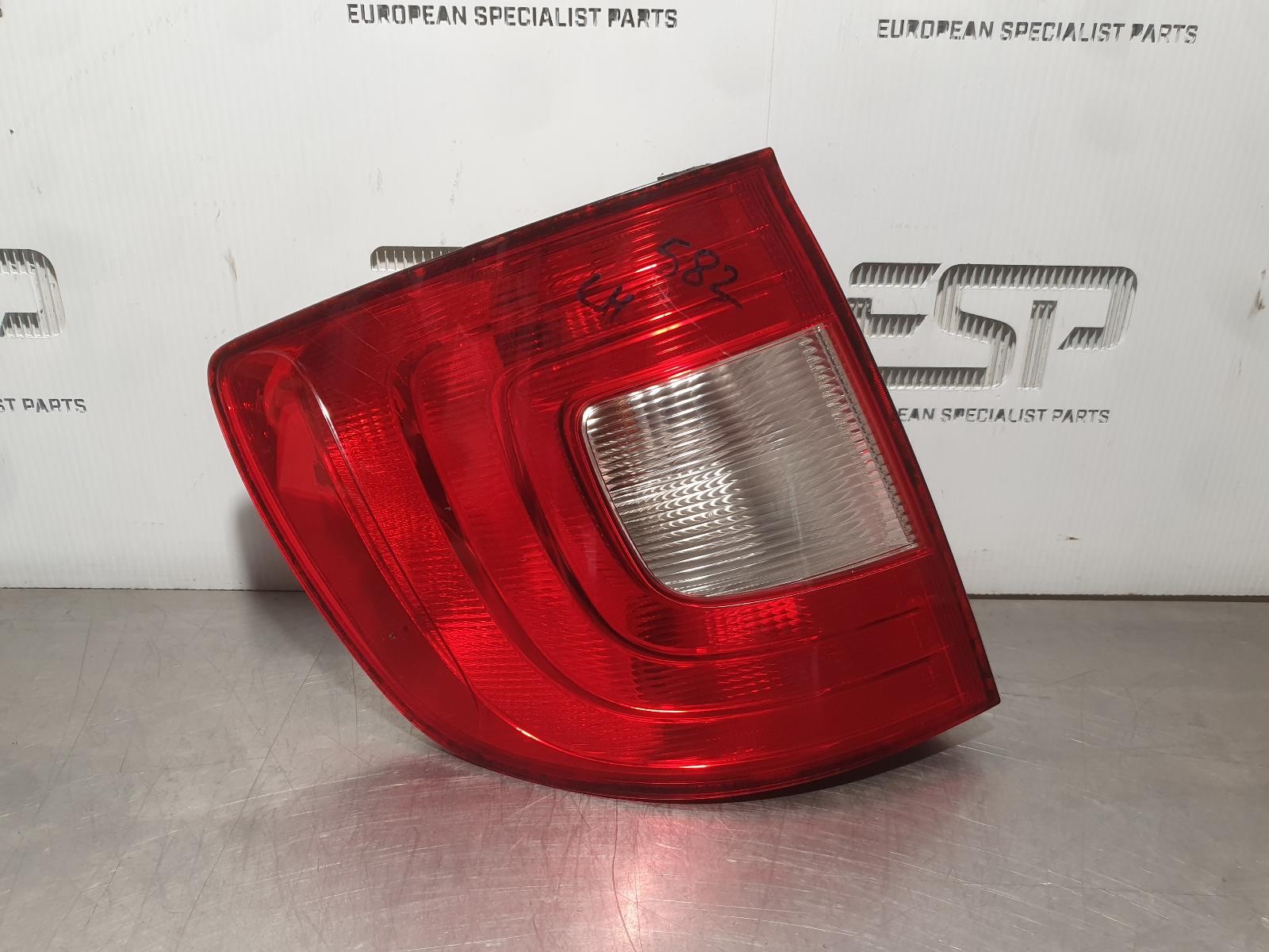 SKODA SUPERB LEFT TAILLIGHT 3T, WAGON,