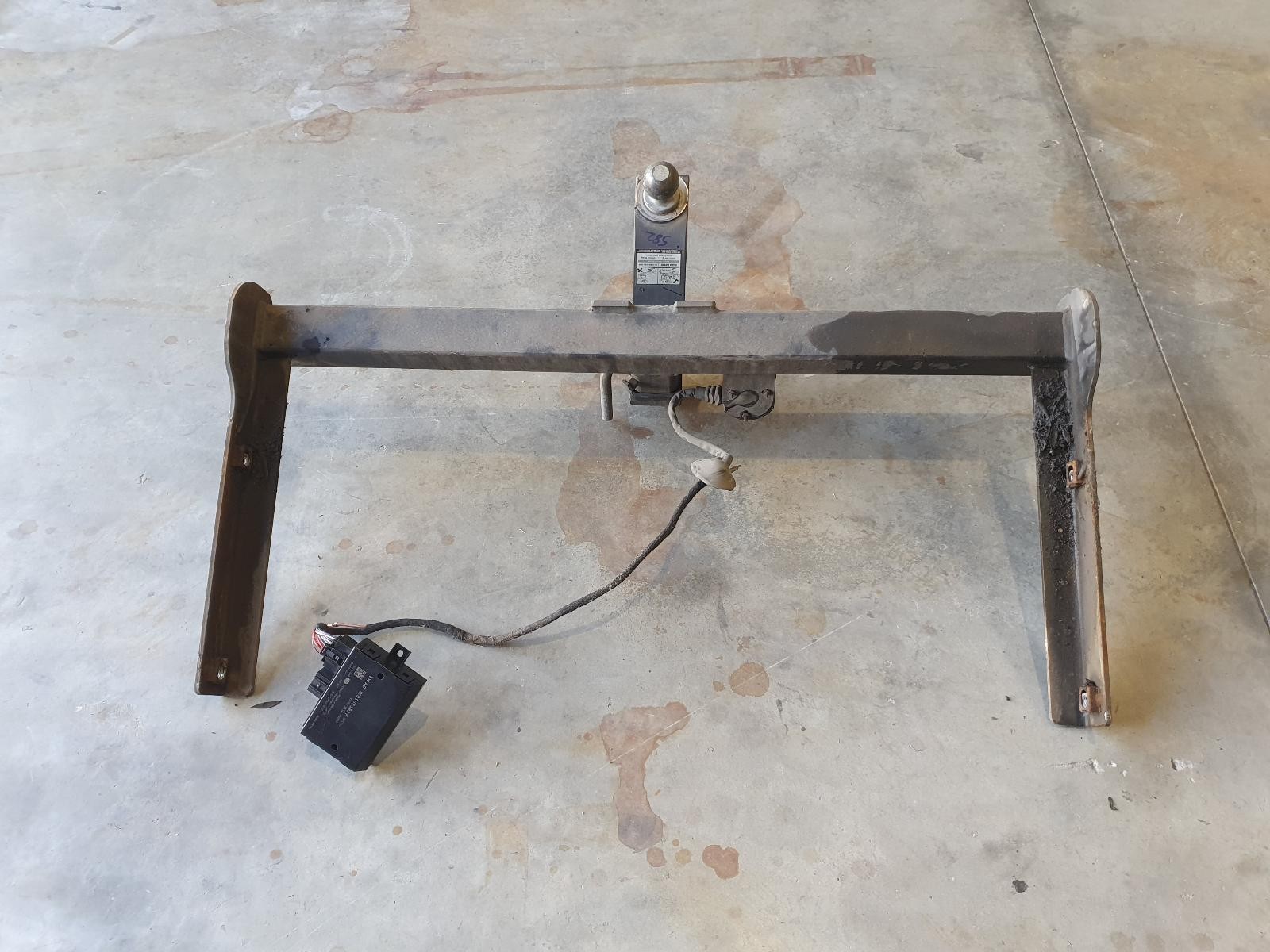 SKODA SUPERB TOWBAR 3T, WAGON TOWBAR WITH MODULE 1K0907383F