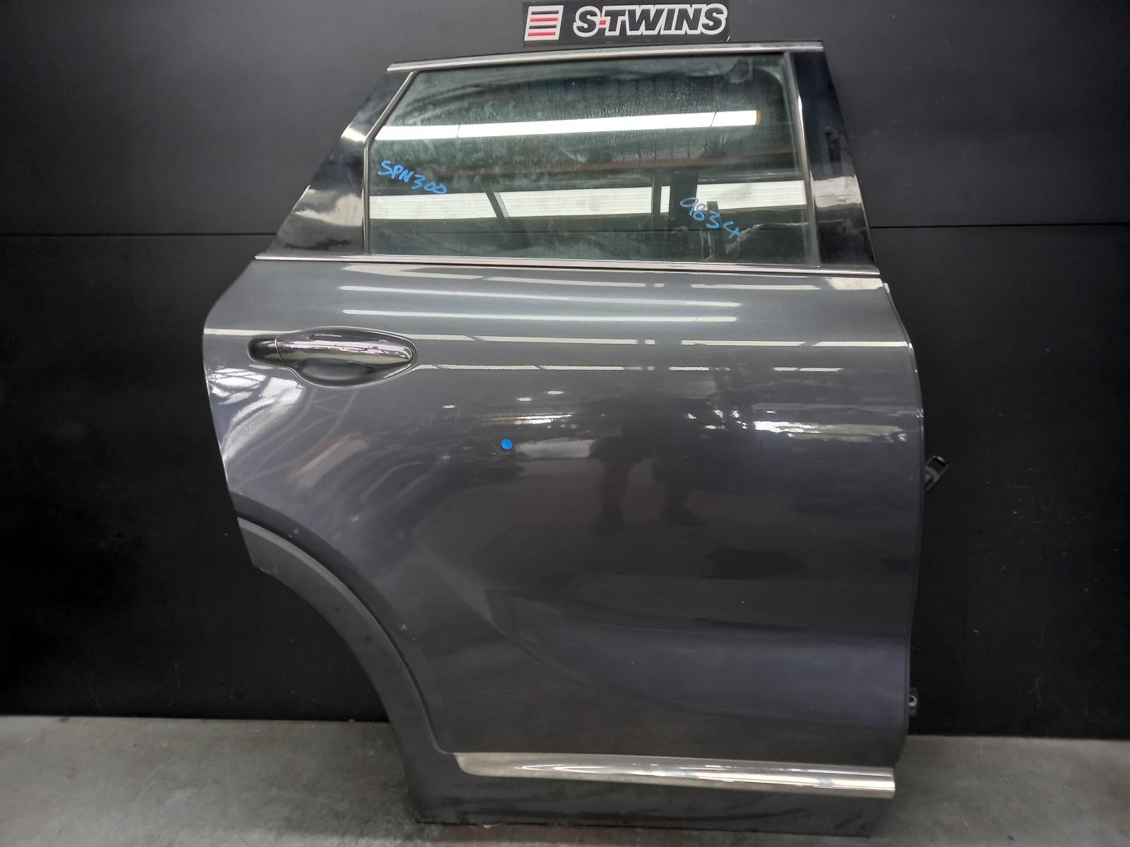 KIA SORENTO RIGHT REAR DOOR UM, 03/15-02/20 15 16 17 18 19 20