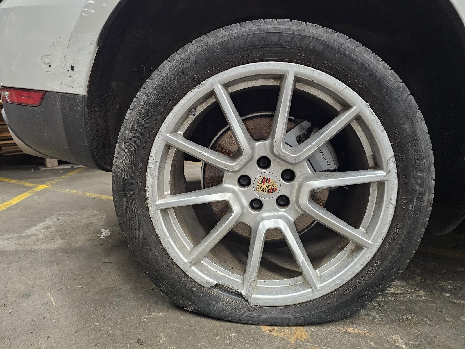 PORSCHE MACAN CALIPER RIGHT REAR SILVER 95B 06/2014-2024 NMW09660