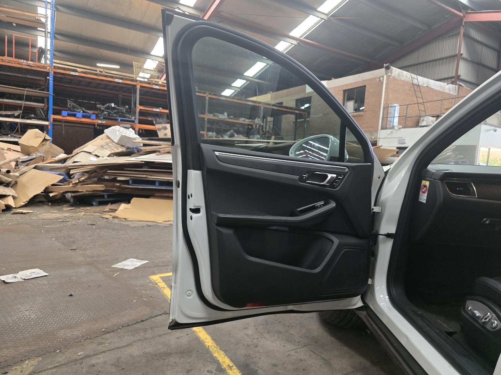 PORSCHE MACAN DOOR TRIM LEFT FRONT LEATHERETTE BLACK 95B 06/2014-2024 NMW09680