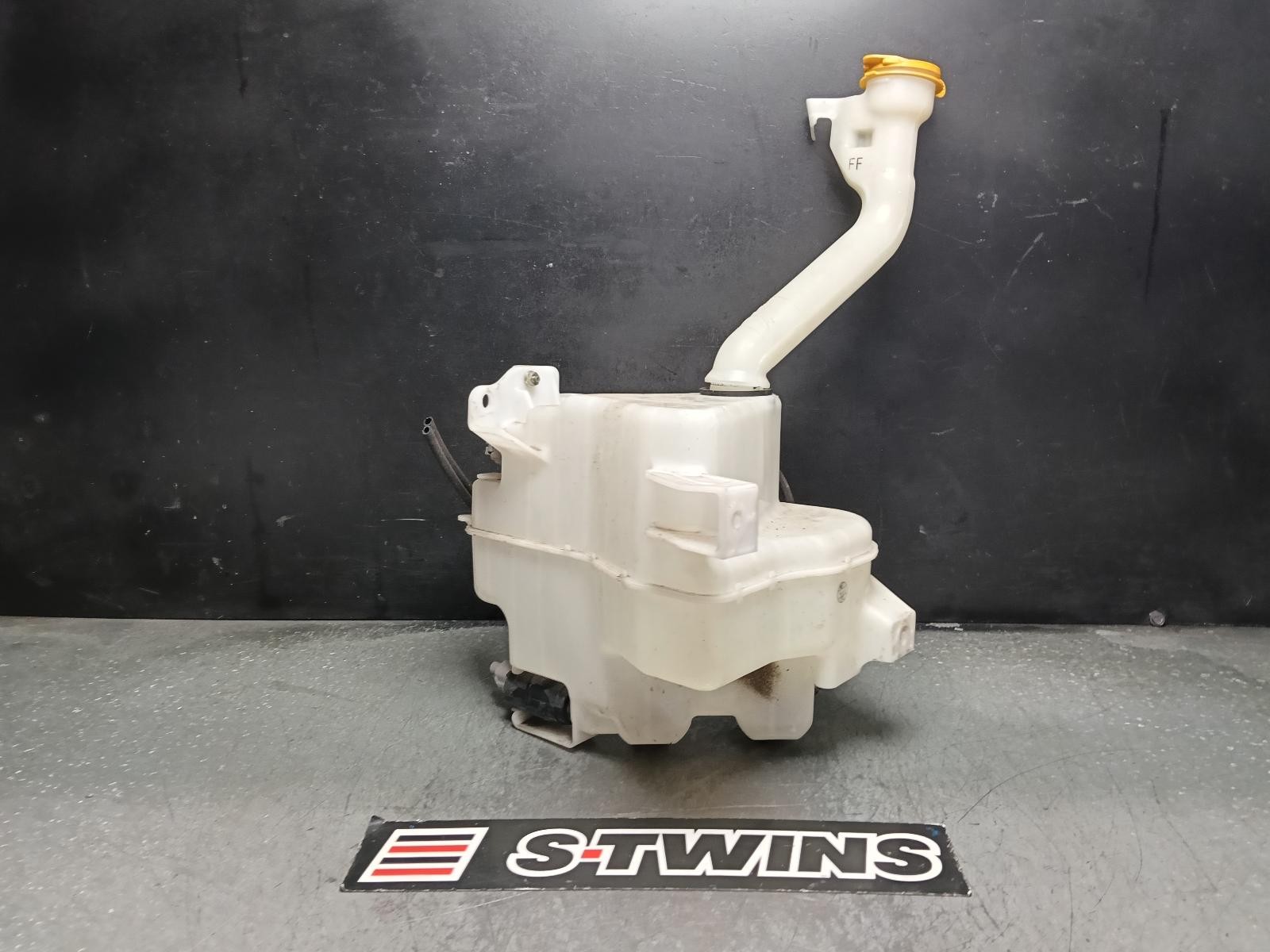 SUBARU XV WASHER BOTTLE W/ H/LAMP WASHER TYPE, G5X, 03/17-06/23 17 18 19 20 21 2