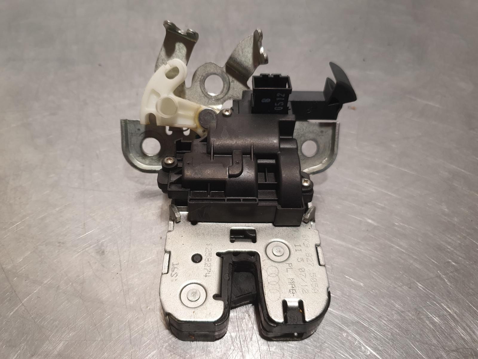 SKODA SUPERB LOCK MECHANISM TAILGATE LOCK, 3T, WAGON, 8K9827505A