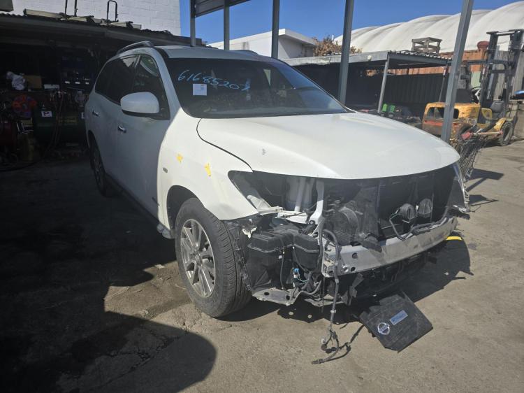2015 Nissan Pathfinder — R52 ST HYBRID Auto Hybrid