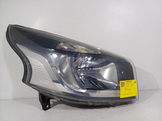 2016 Renault Trafic — Right Headlamp