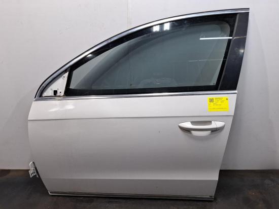 Passat Volkswagen Passat — Left Front Door