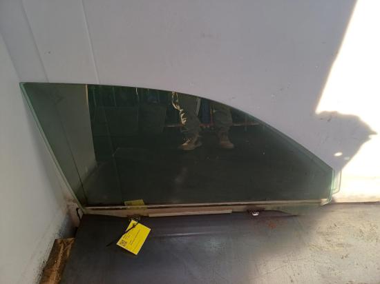 2010 Toyota Kluger — Right Front Door Window