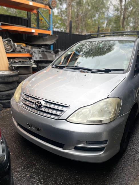 2005 Toyota Avensis — Auto Petrol