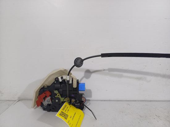 2006 Volkswagen Golf — Lock Mechanism