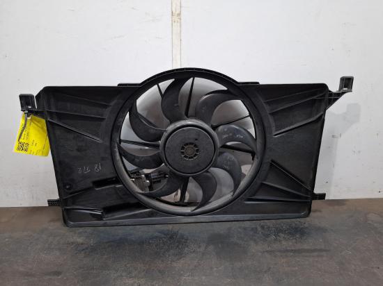 2013 Ford Focus — RADIATOR + A/C FAN 1 PIECE