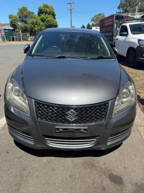 2010 Suzuki Kizashi — Auto Petrol