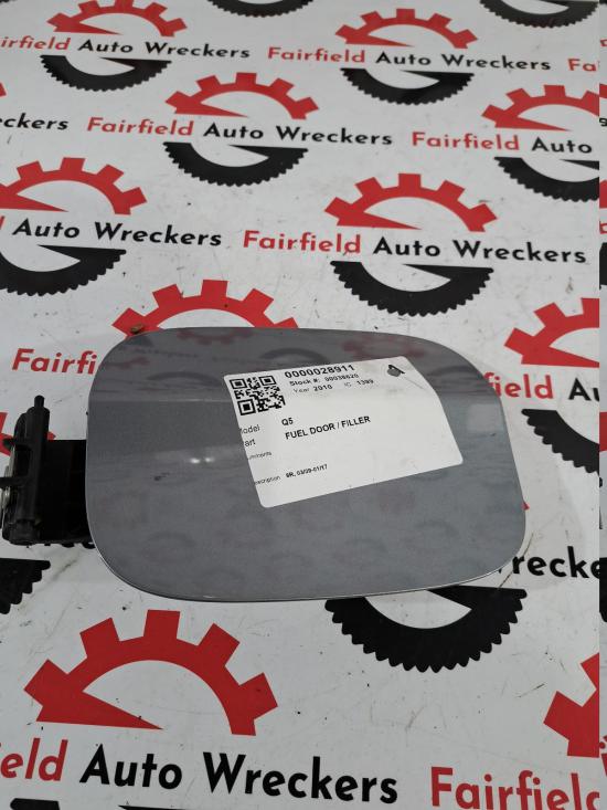 2010 Audi Q5 — Fuel DOOR/FILLER