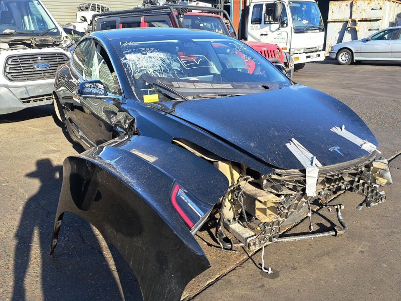 2019 Tesla Model 3 — Tiptronic Electric