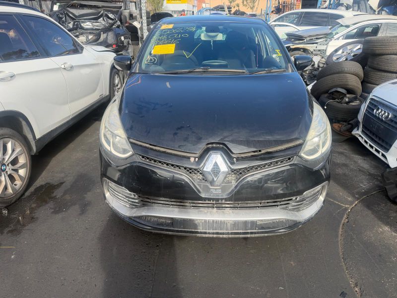 2013 Renault Clio — Manual Petrol