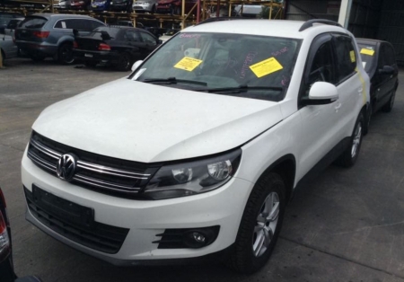 2011 Volkswagen Tiguan — 5N Manual Gas/Petrol